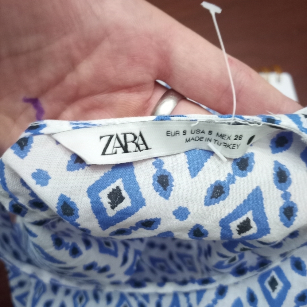 Zara Blue and White Sleeveless Crop Blouse - Picture 2 of 3